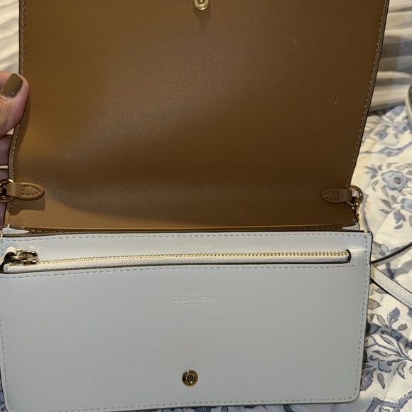 Coach clutch with detachable shoulder strap - Picture 3 of 4